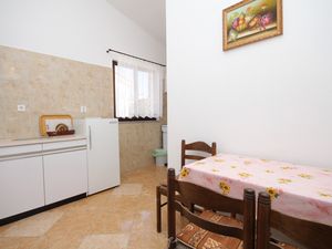 23929391-Ferienwohnung-3-Novalja-300x225-1