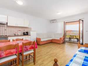 23746971-Ferienwohnung-4-Novalja-300x225-5