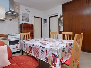 18324013-Ferienwohnung-6-Novalja-300x225-3