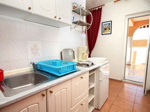 18550559-Ferienwohnung-4-Novalja-300x225-4