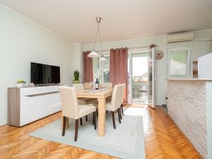 18564878-Ferienwohnung-6-Novalja-300x225-5