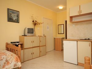 18688559-Ferienwohnung-3-Novalja-300x225-3