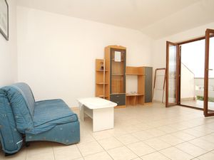 19127929-Ferienwohnung-4-Novalja-300x225-1