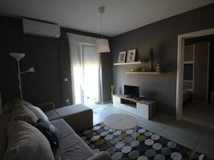 22330767-Ferienwohnung-4-Novalja-300x225-1