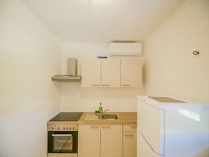 22309009-Ferienwohnung-6-Novalja-300x225-3