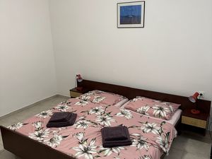 23982324-Ferienwohnung-4-Novalja-300x225-4