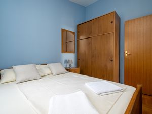 23927520-Ferienwohnung-6-Novalja-300x225-5