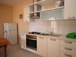 23927357-Ferienwohnung-2-Novalja-300x225-4