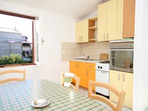 23930715-Ferienwohnung-8-Novalja-300x225-2