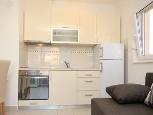 23930746-Ferienwohnung-6-Novalja-300x225-3