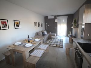 23932957-Ferienwohnung-4-Novalja-300x225-5