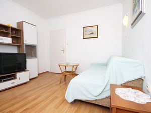 23925803-Ferienwohnung-4-Novalja-300x225-1