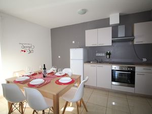 23932958-Ferienwohnung-6-Novalja-300x225-5