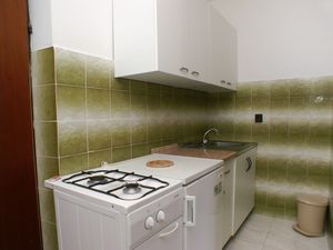 23927481-Ferienwohnung-4-Novalja-300x225-3