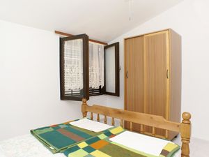 23927483-Ferienwohnung-4-Novalja-300x225-5