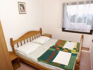 23927484-Ferienwohnung-4-Novalja-300x225-4