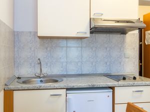 21991601-Ferienwohnung-4-Novalja-300x225-5