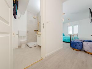 24005255-Ferienwohnung-4-Novalja-300x225-4