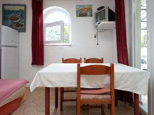 19129938-Ferienwohnung-4-Novalja-300x225-4