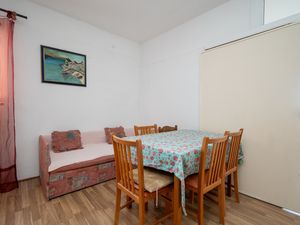 19126330-Ferienwohnung-4-Novalja-300x225-1