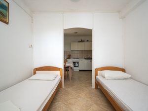 23929374-Ferienwohnung-4-Novalja-300x225-1