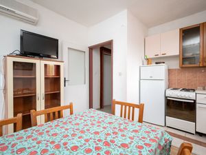 23929378-Ferienwohnung-4-Novalja-300x225-2