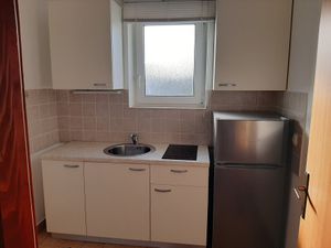 23930701-Ferienwohnung-4-Novalja-300x225-4