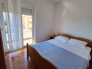 23930701-Ferienwohnung-4-Novalja-300x225-5