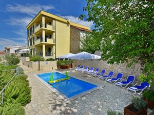 Ferienwohnung für 8 Personen (100 m²) in Novi Vinodolski