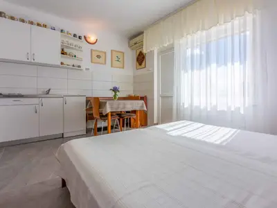 Ferienwohnung für 2 Personen (33 m²) in Novi Vinodolski 4/10