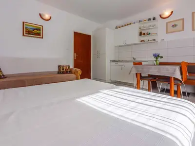 Ferienwohnung für 2 Personen (33 m²) in Novi Vinodolski 5/10