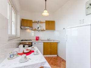 7310296-Ferienwohnung-4-Novi Vinodolski-300x225-5