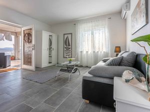 23958992-Ferienwohnung-2-Novi Vinodolski-300x225-1