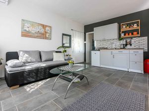 23958992-Ferienwohnung-2-Novi Vinodolski-300x225-3