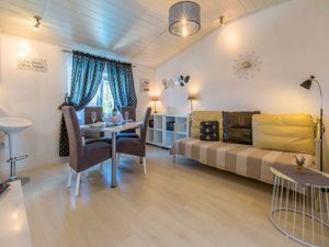 23959081-Ferienwohnung-5-Novi Vinodolski-300x225-1