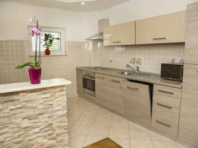 Ferienwohnung für 8 Personen (100 m²) in Novi Vinodolski 9/10