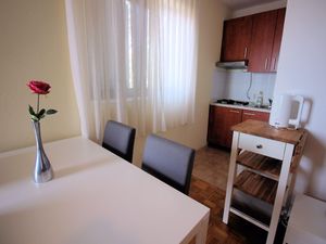 23948763-Ferienwohnung-4-Novi Vinodolski-300x225-2