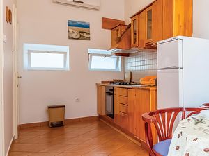 23720935-Ferienwohnung-4-Novi Vinodolski-300x225-5