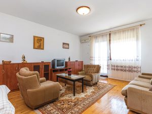 23725078-Ferienwohnung-4-Novi Vinodolski-300x225-2