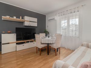 23728410-Ferienwohnung-5-Novi Vinodolski-300x225-2