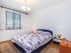 23737991-Ferienwohnung-6-Novi Vinodolski-300x225-3