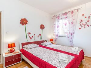 23741539-Ferienwohnung-5-Novi Vinodolski-300x225-4