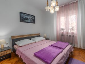 23744015-Ferienwohnung-4-Novi Vinodolski-300x225-4