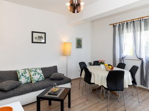 23748221-Ferienwohnung-6-Novi Vinodolski-300x225-2