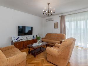 23751682-Ferienwohnung-5-Novi Vinodolski-300x225-1