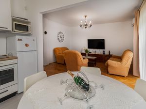 23751682-Ferienwohnung-5-Novi Vinodolski-300x225-2