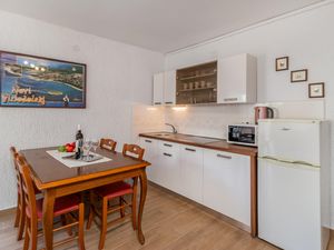 23732365-Ferienwohnung-4-Novi Vinodolski-300x225-4