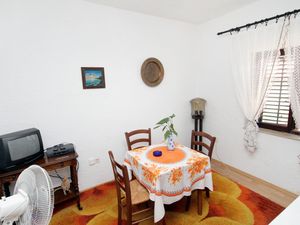 18323422-Ferienwohnung-4-Novi Vinodolski-300x225-1