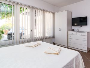 23587453-Ferienwohnung-2-Novi Vinodolski-300x225-5