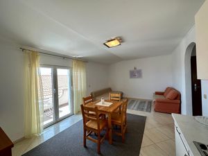 23982363-Ferienwohnung-4-Novi Vinodolski-300x225-5